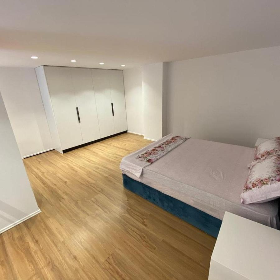 Apartament Me Qera Dublex Lungomare Vlorë Buitenkant foto