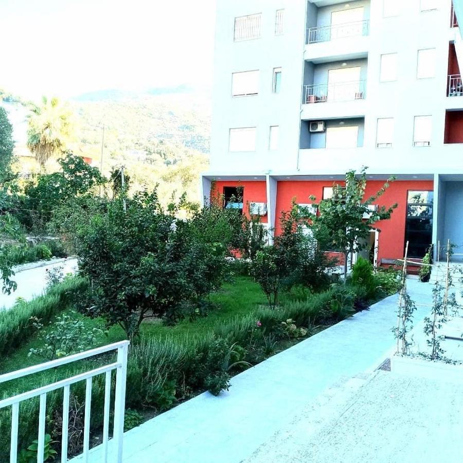 Apartament Me Qera Dublex Lungomare Vlorë Buitenkant foto