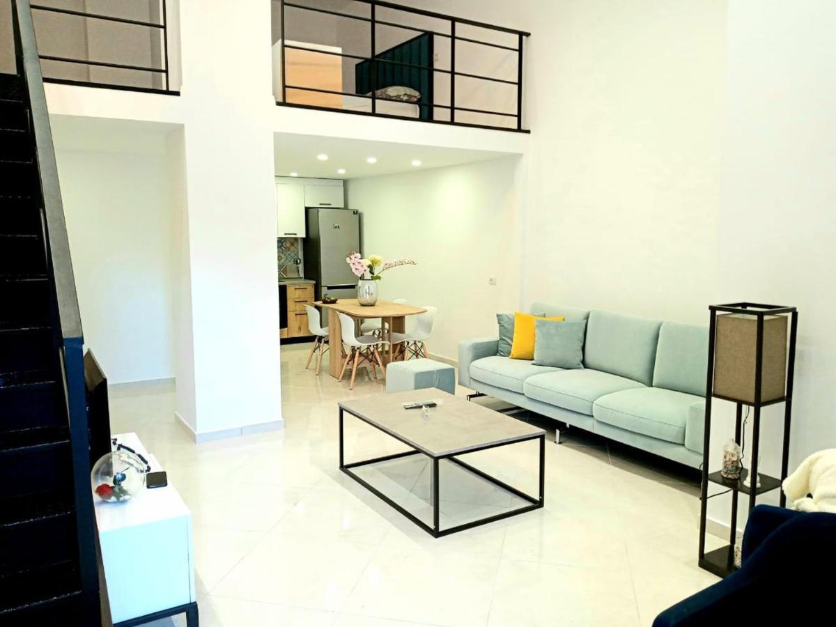 Apartament Me Qera Dublex Lungomare Vlorë Buitenkant foto