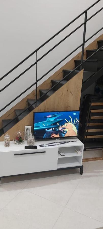 Apartament Me Qera Dublex Lungomare Vlorë Buitenkant foto