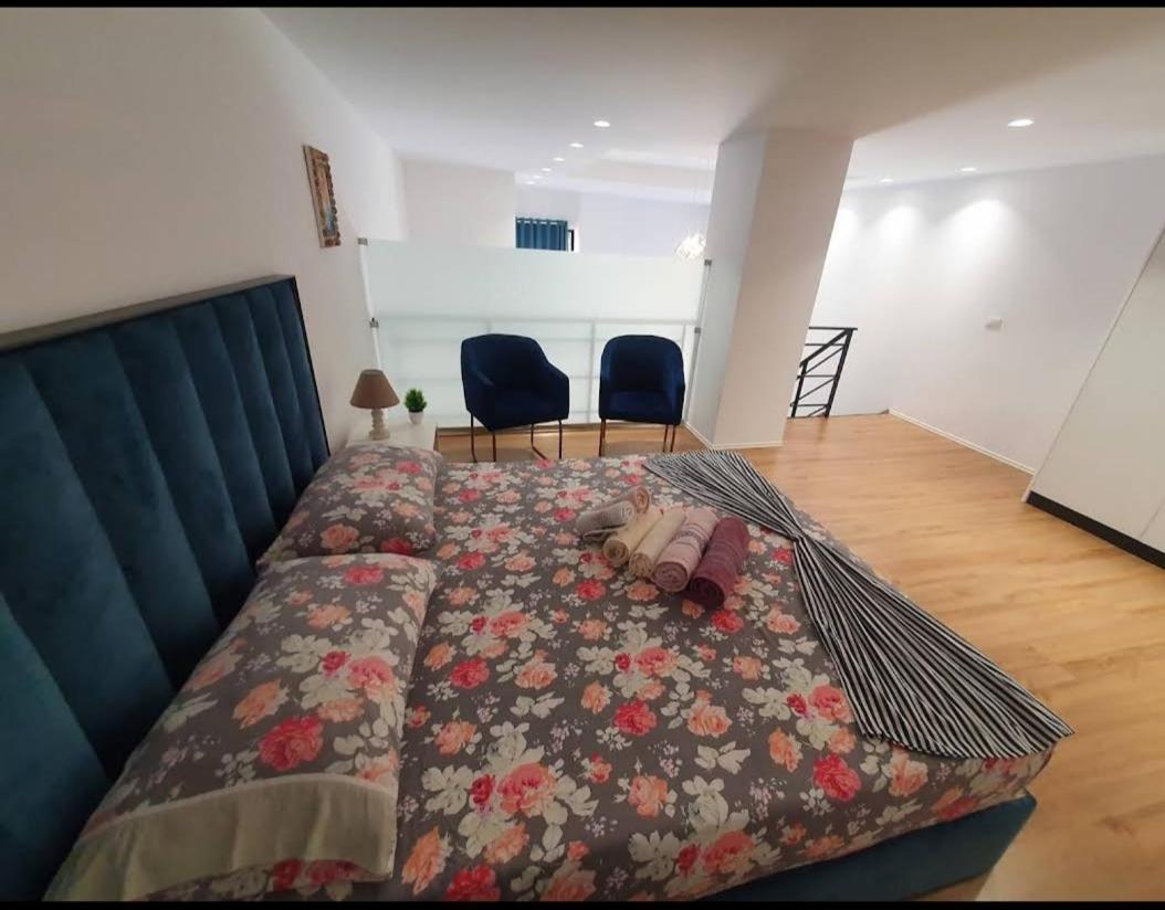 Apartament Me Qera Dublex Lungomare Vlorë Buitenkant foto