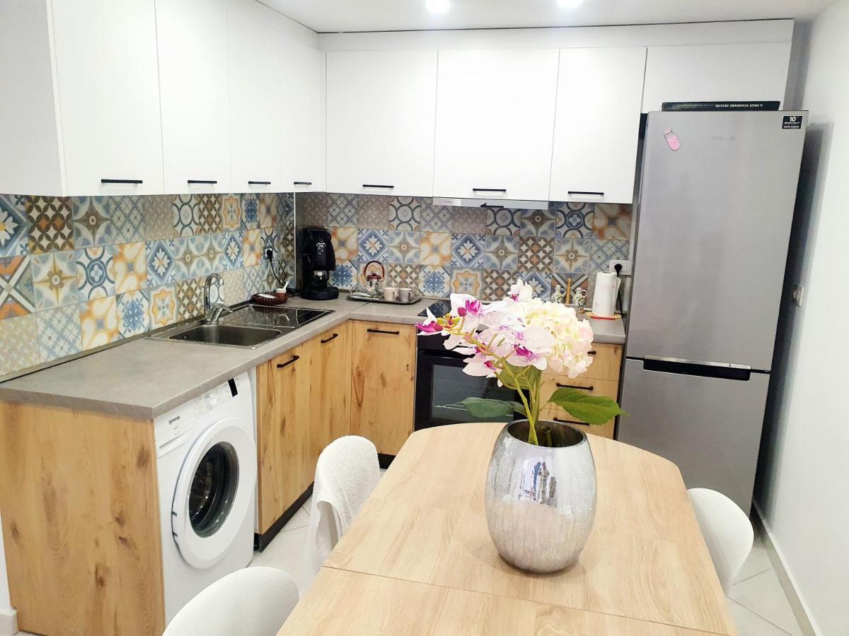 Apartament Me Qera Dublex Lungomare Vlorë Buitenkant foto