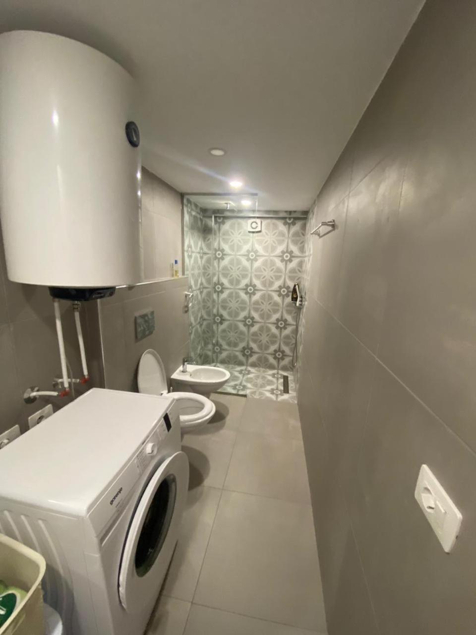 Apartament Me Qera Dublex Lungomare Vlorë Buitenkant foto